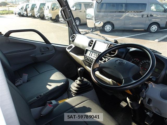 Toyota TOYOACE 2017-07 8647801-11