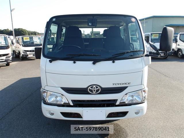 Toyota TOYOACE 2017-07 8647801-12