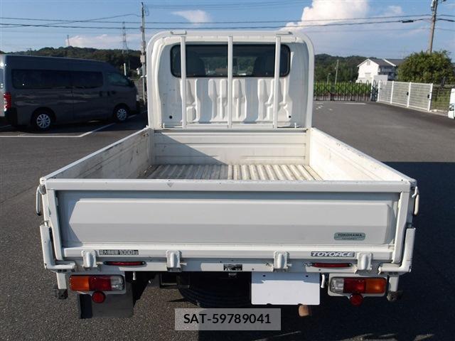 Toyota TOYOACE 2017-07 8647801-13