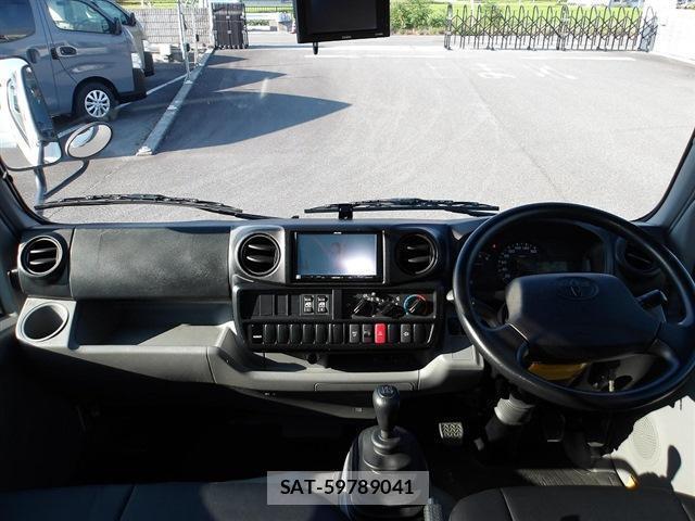 Toyota TOYOACE 2017-07 8647801-3