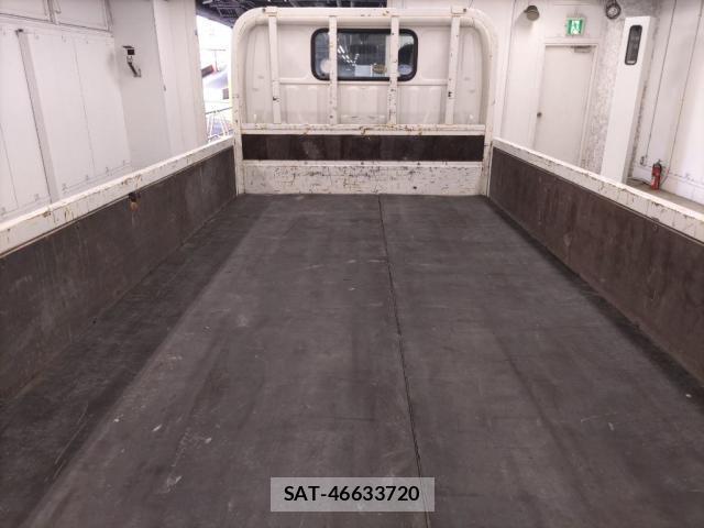 Toyota TOYOACE 2015-02 8649411-3