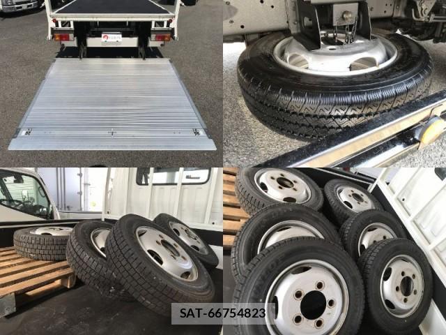 Toyota TOYOACE 2017-05 8652924-15