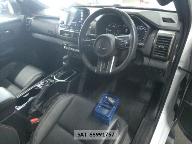 Mitsubishi TRITON 2024-08 8647157-2