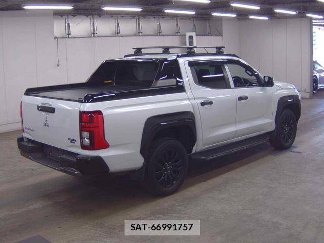 Mitsubishi TRITON 2024-08 8647157-5