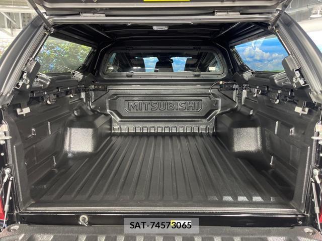 Mitsubishi TRITON 2024-09 8647942-10