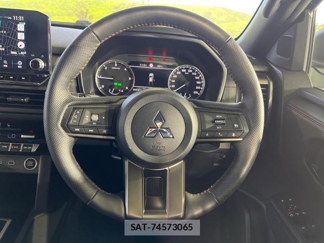 Mitsubishi TRITON 2024-09 8647942-11