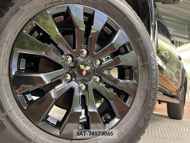 Mitsubishi TRITON 2024-09 8647942-13
