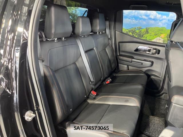 Mitsubishi TRITON 2024-09 8647942-9