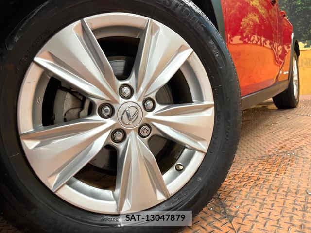 Lexus UX 2019-10 8647303-12