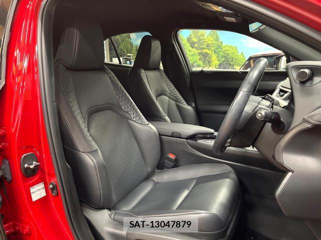 Lexus UX 2019-10 8647303-7