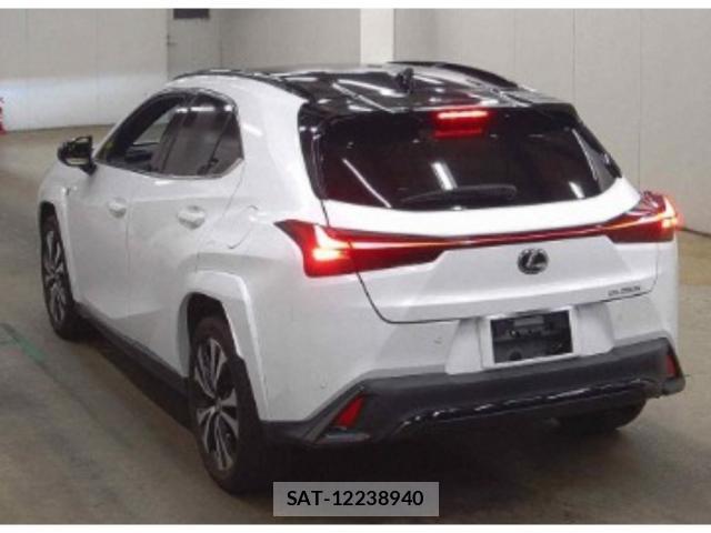 Lexus UX 2023-05 8648870-1
