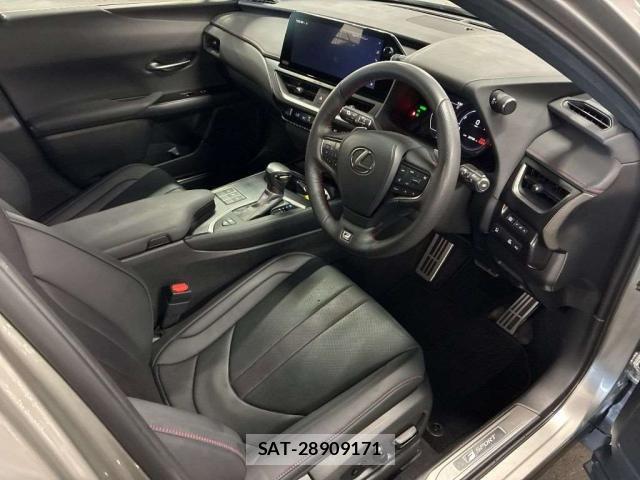 Lexus UX 2023-08 8648912-5