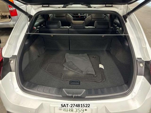 Lexus UX 2023-05 8648989-8