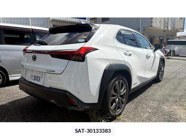 Lexus UX 2019-11 8649714-15