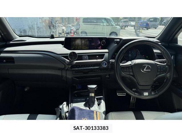Lexus UX 2019-11 8649714-2