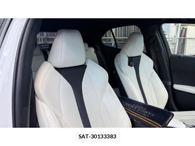 Lexus UX 2019-11 8649714-5