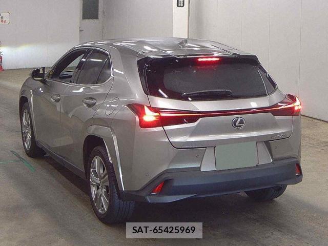 Lexus UX 2023-06 8650980-1