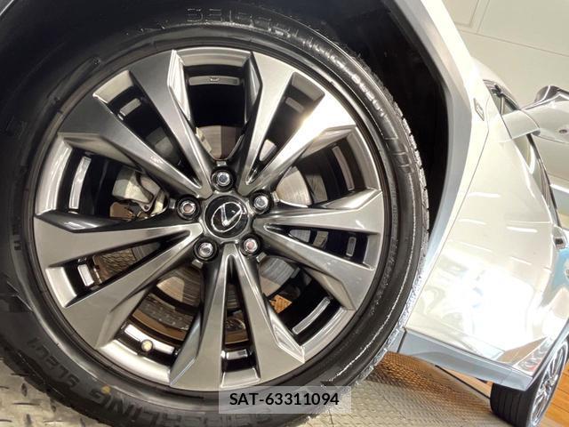 Lexus UX 2021-03 8651111-12