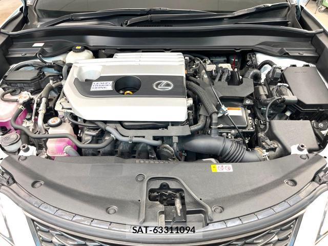 Lexus UX 2021-03 8651111-17