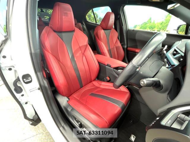 Lexus UX 2021-03 8651111-7