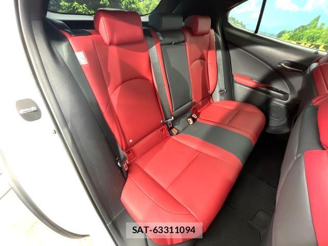 Lexus UX 2021-03 8651111-8
