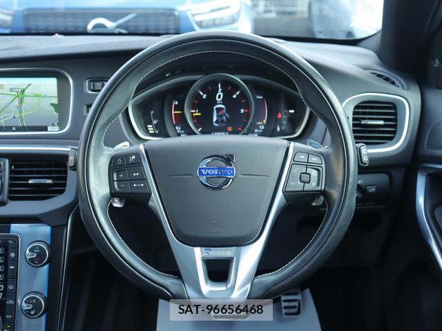Volvo V40 2016-01 8646737-11