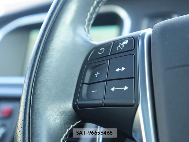 Volvo V40 2016-01 8646737-13