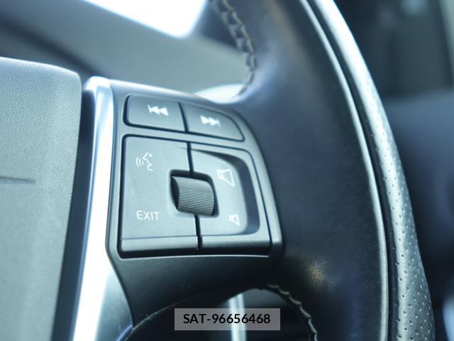 Volvo V40 2016-01 8646737-14