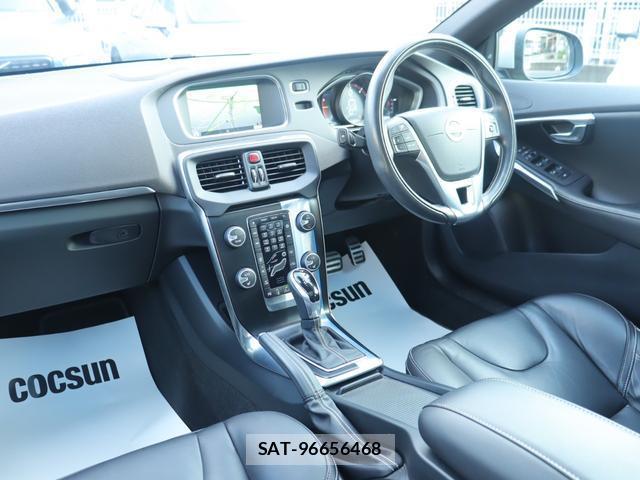 Volvo V40 2016-01 8646737-16