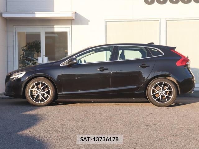Volvo V40 2017-09 8648013-10