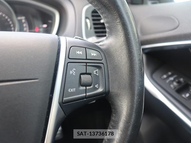 Volvo V40 2017-09 8648013-14