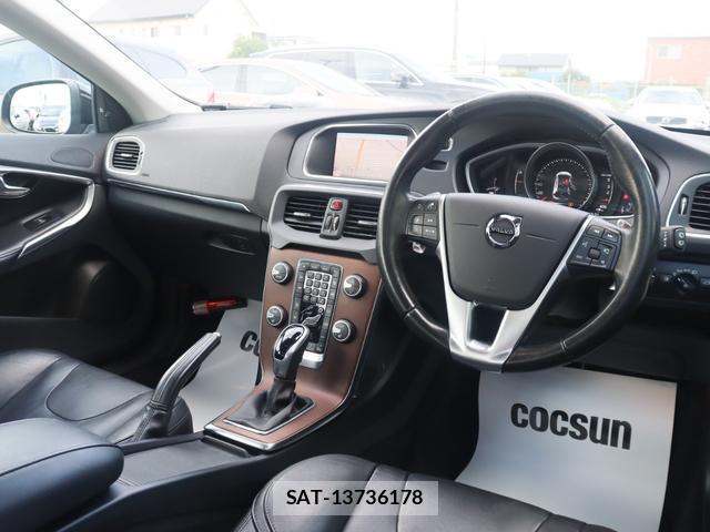 Volvo V40 2017-09 8648013-15