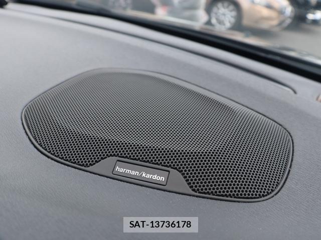 Volvo V40 2017-09 8648013-17