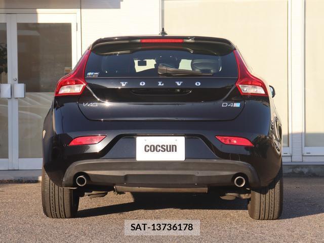 Volvo V40 2017-09 8648013-8
