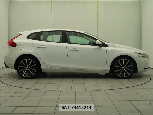 Volvo V40 2018-01 8648316-12