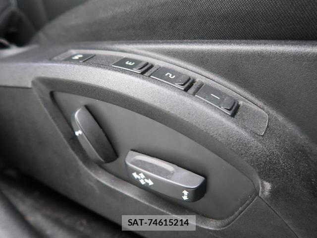 Volvo V40 2018-01 8648316-6