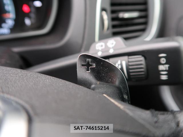 Volvo V40 2018-01 8648316-7