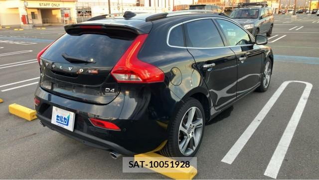 Volvo V40 2015-08 8651296-11