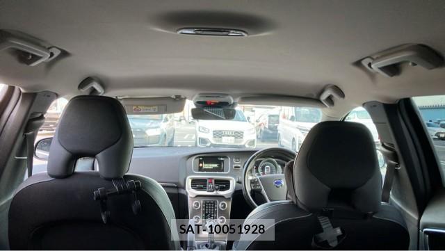 Volvo V40 2015-08 8651296-14