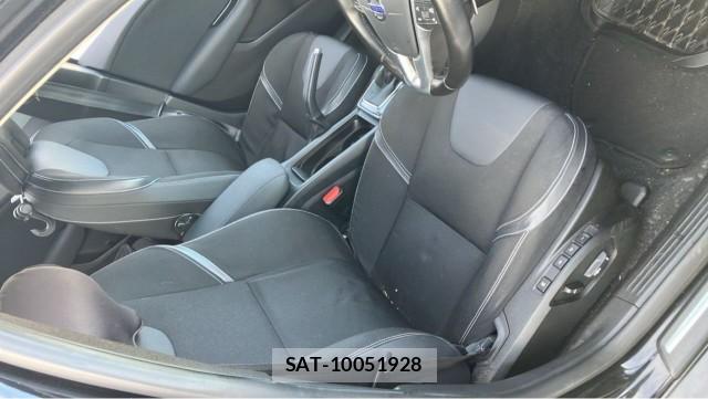 Volvo V40 2015-08 8651296-4