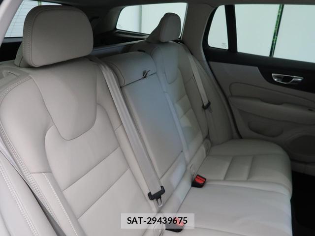 Volvo V60 2022-08 8648314-13