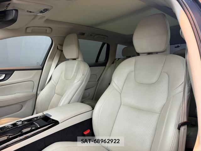 Volvo V60 2022-07 8652785-1