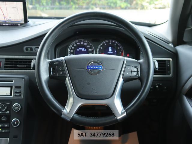 Volvo V70 2009-11 8646740-11