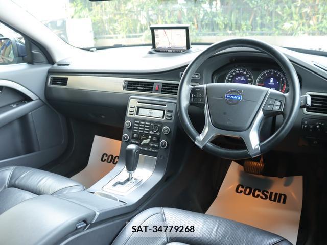 Volvo V70 2009-11 8646740-15