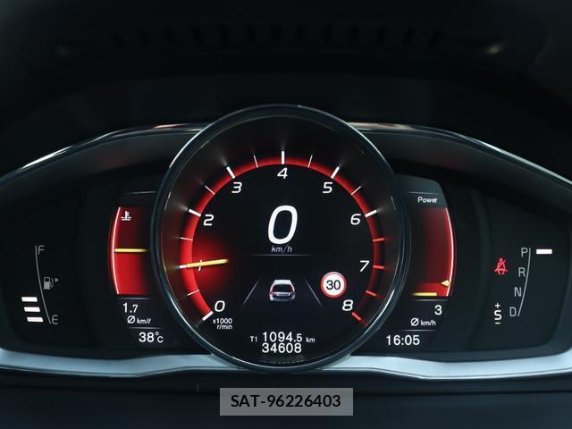 Volvo V70 2016-01 8648012-12