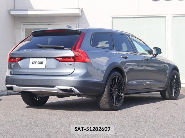 Volvo V90 2019-12 8648011-7