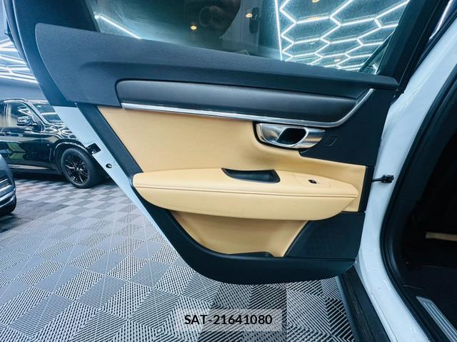 Volvo V90 2018-07 8652777-11