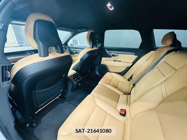 Volvo V90 2018-07 8652777-12