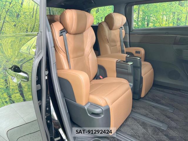 Toyota VELLFIRE 2024-06 8648775-8
