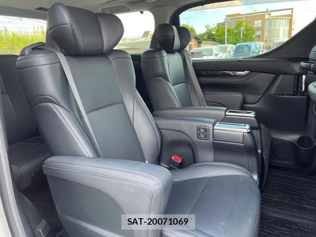 Toyota VELLFIRE 2019-08 8646890-7